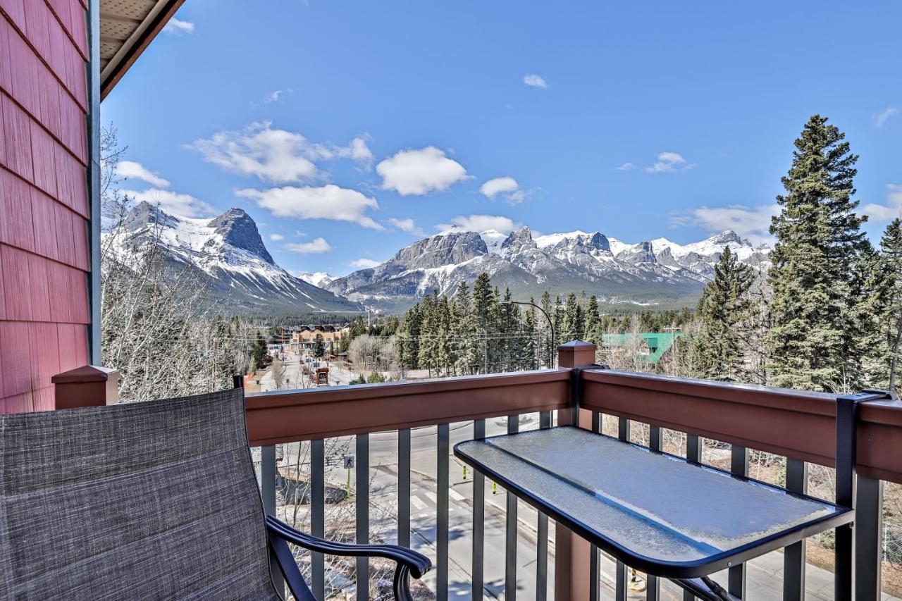 Spectacular Mountain View Corner Unit Pool Hot Tub Park Pass Appartamento Canmore Esterno foto