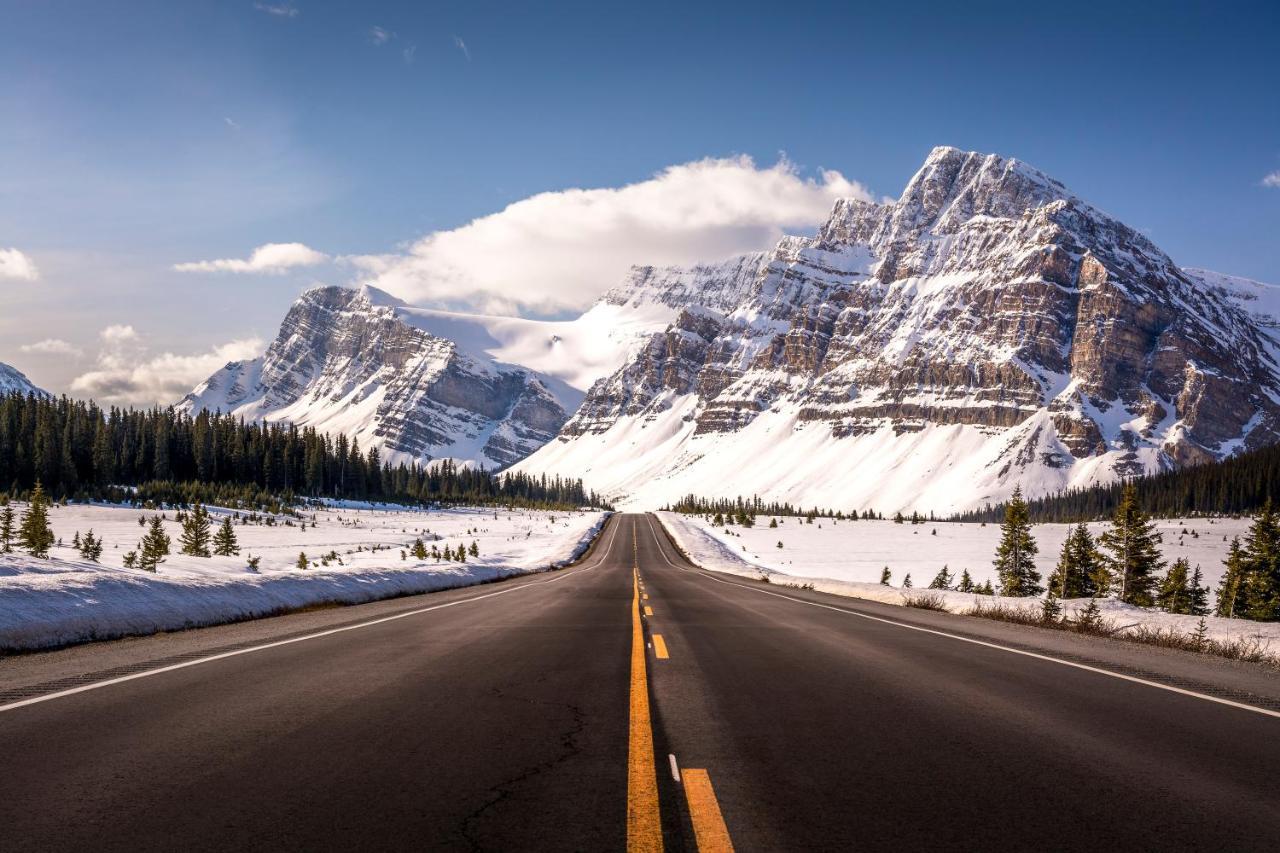 Spectacular Mountain View Corner Unit Pool Hot Tub Park Pass Appartamento Canmore Esterno foto