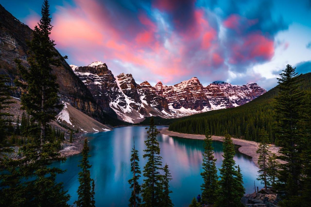 Spectacular Mountain View Corner Unit Pool Hot Tub Park Pass Appartamento Canmore Esterno foto