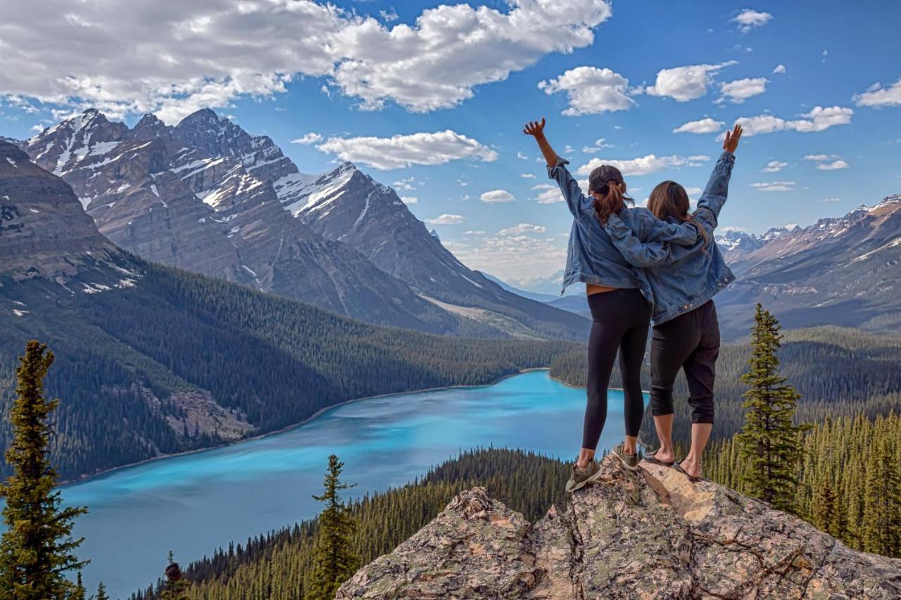 Spectacular Mountain View Corner Unit Pool Hot Tub Park Pass Appartamento Canmore Esterno foto